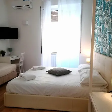 Talismano Luxury Rooms & Apartments 2* Naples